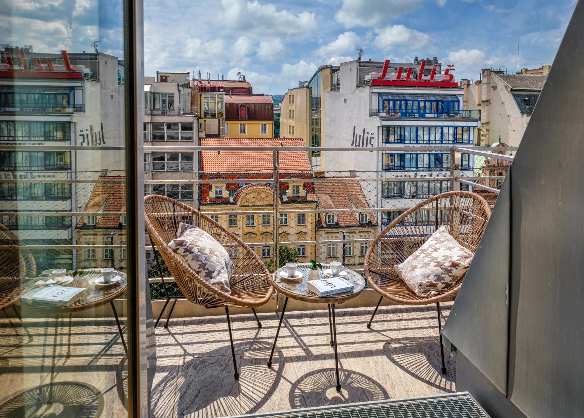 Vn17 Rooftop Suites By Adrez Prag Eksteriør billede