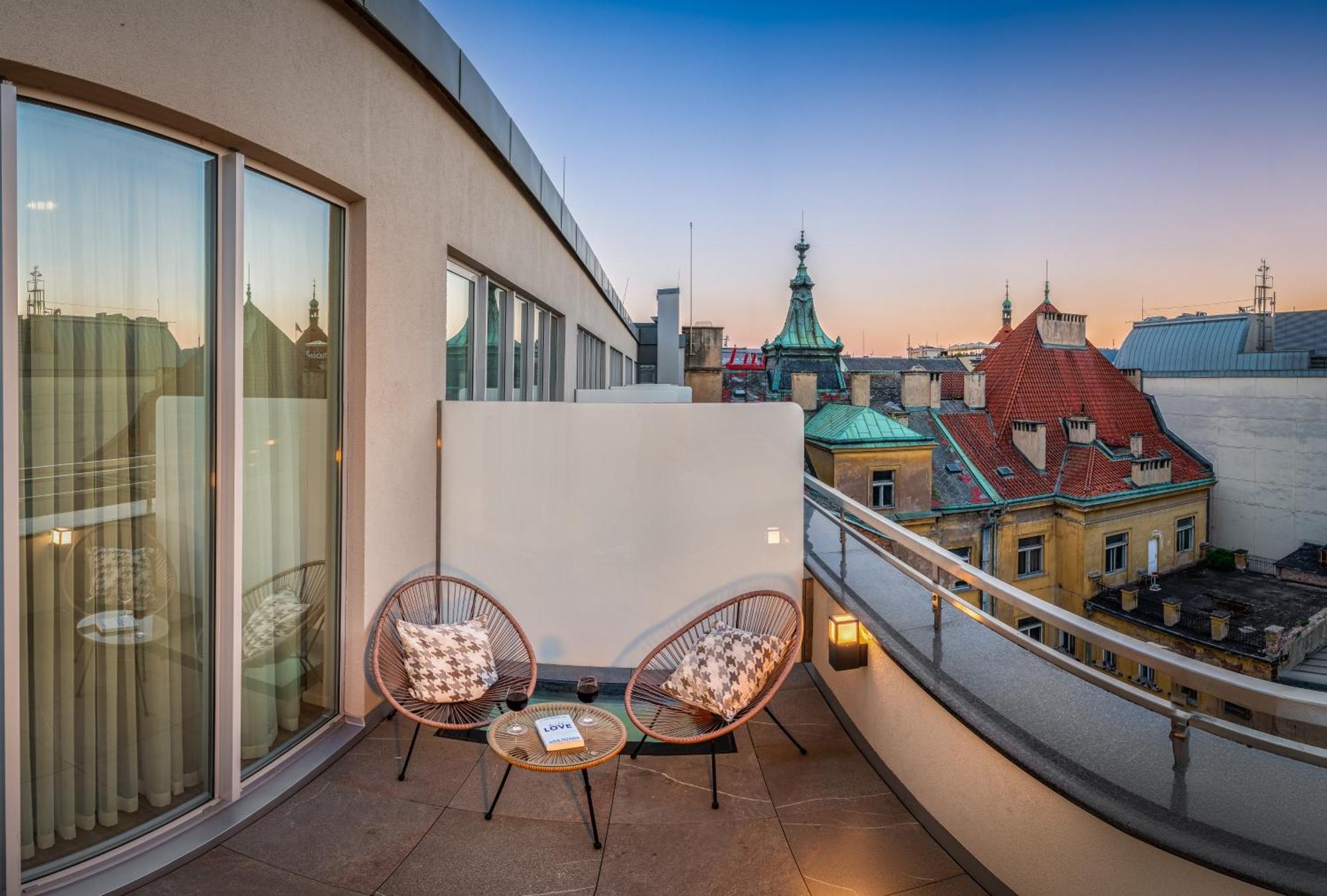 Vn17 Rooftop Suites By Adrez Prag Eksteriør billede