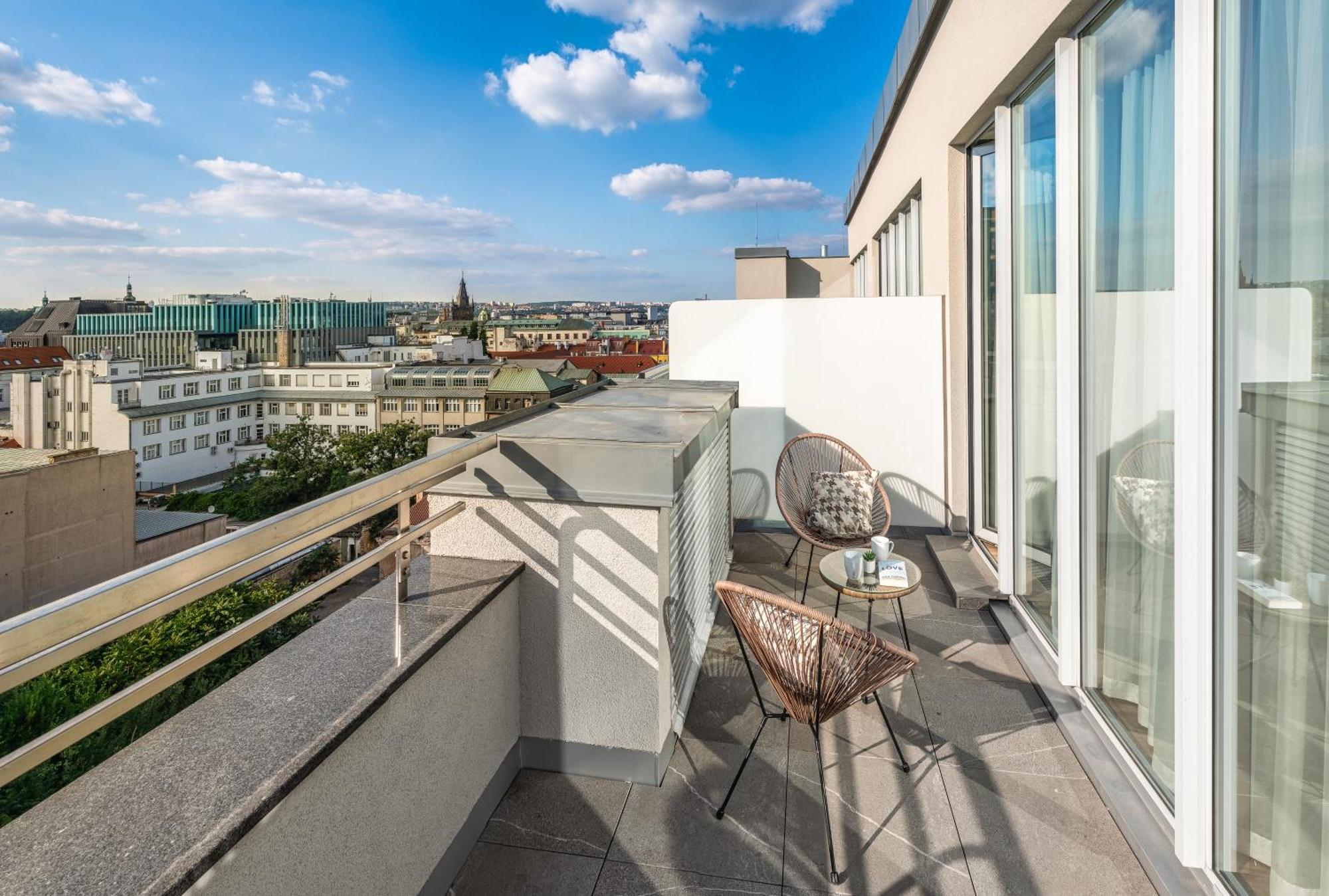 Vn17 Rooftop Suites By Adrez Prag Eksteriør billede