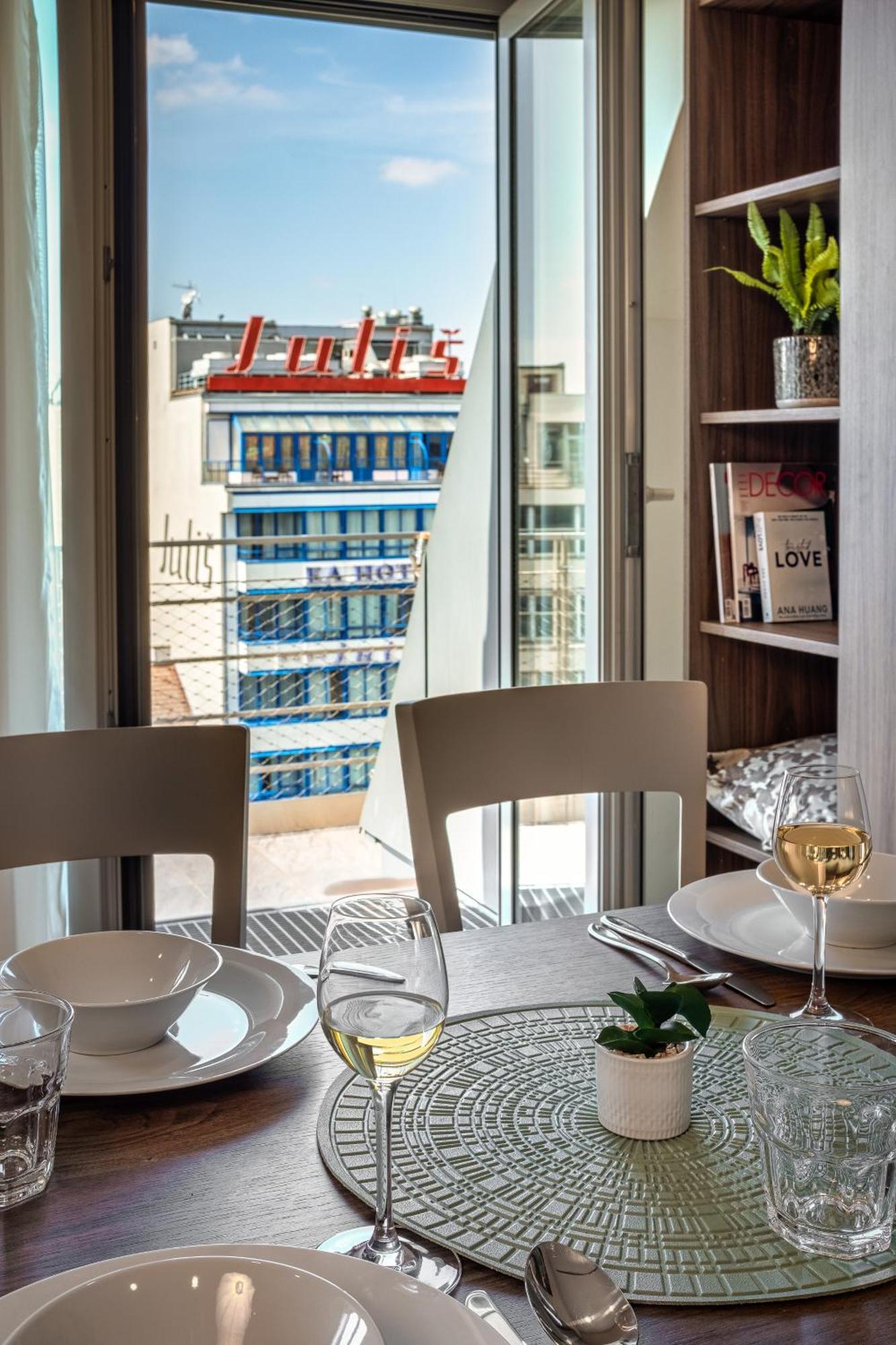 Vn17 Rooftop Suites By Adrez Prag Eksteriør billede