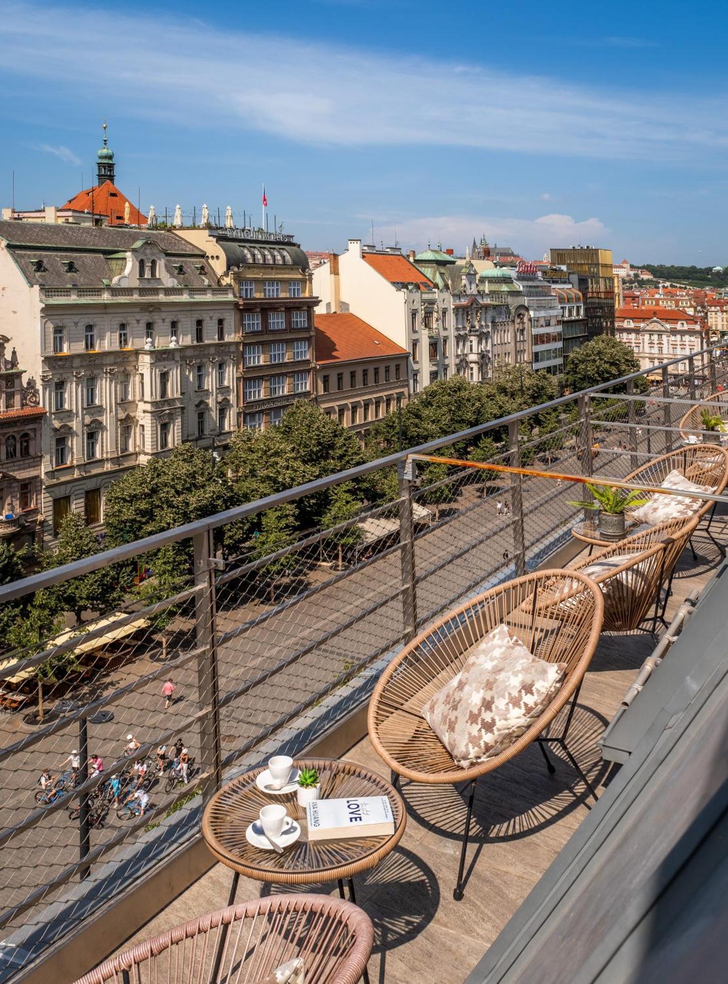 Vn17 Rooftop Suites By Adrez Prag Eksteriør billede